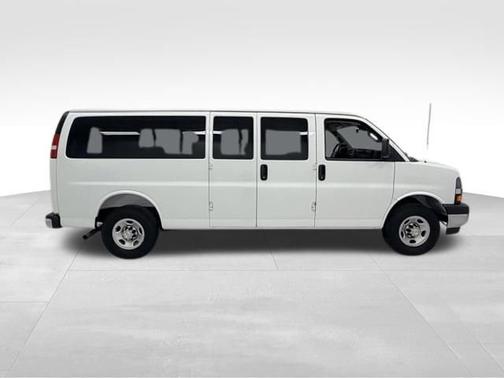 Summit White 2025 Chevrolet Express 3500 LT