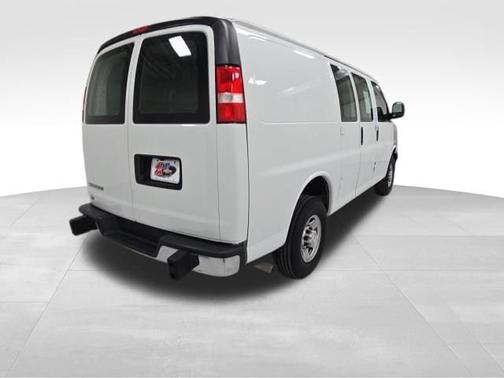 2023 Chevrolet Express 2500 1WT