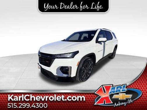 Iridescent Pearl Tricoat 2023 Chevrolet Traverse RS