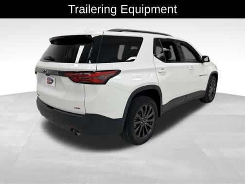 Iridescent Pearl Tricoat 2023 Chevrolet Traverse RS