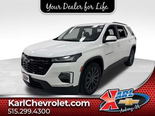 Iridescent Pearl Tricoat 2023 Chevrolet Traverse RS