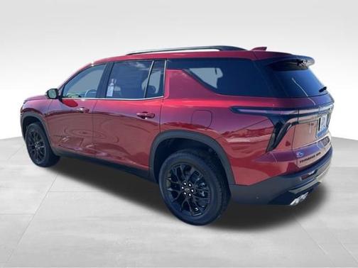 Radiant Red Tintcoat 2026 Chevrolet Traverse AWD LT