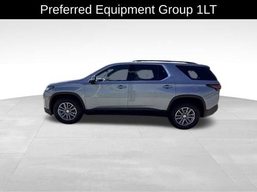 Sterling Gray Metallic 2023 Chevrolet Traverse LT Cloth
