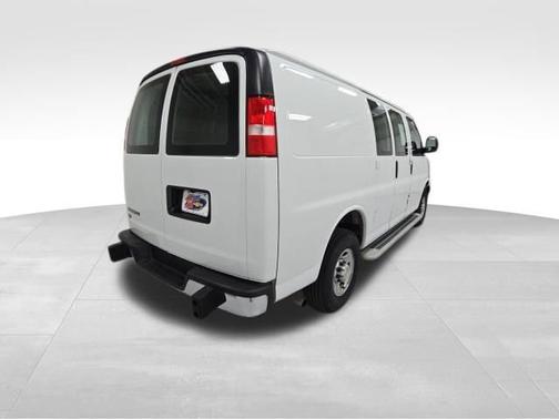 2024 Chevrolet Express 2500 1WT