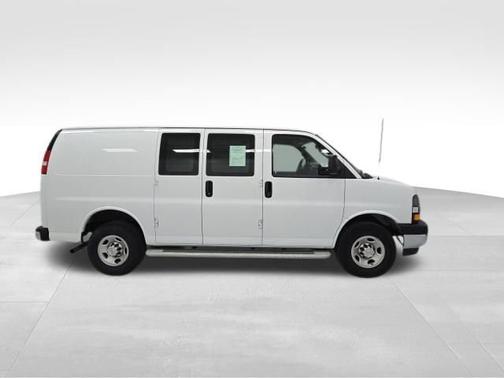 2024 Chevrolet Express 2500 1WT