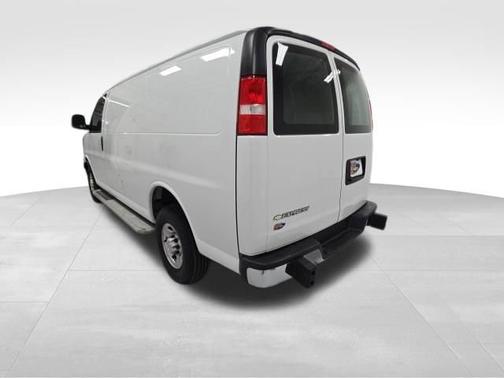 2024 Chevrolet Express 2500 1WT