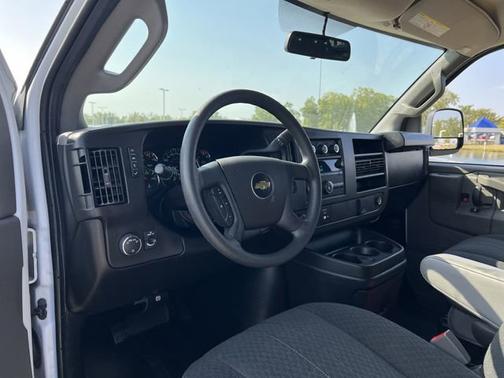 2023 Chevrolet Express 2500 1WT