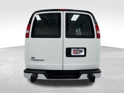 2023 Chevrolet Express 2500 1WT