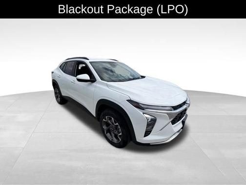 Summit White 2024 Chevrolet Trax LT