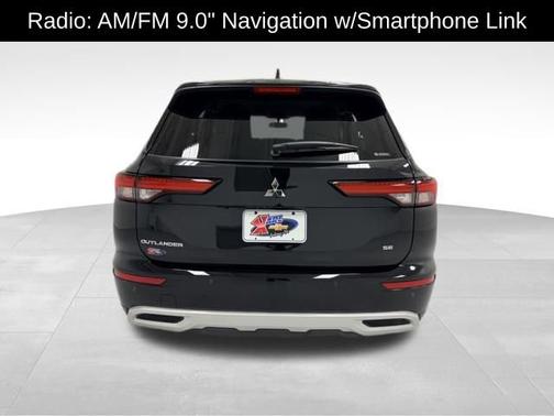 Black 2022 Mitsubishi Outlander SE