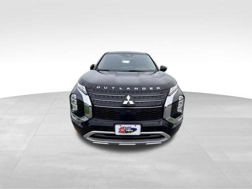 Black 2022 Mitsubishi Outlander SE