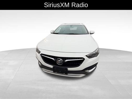 2019 Buick Regal TourX Essence