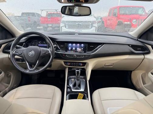 2019 Buick Regal TourX Essence