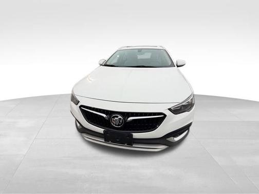 2019 Buick Regal TourX Essence