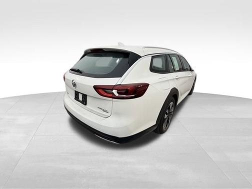 2019 Buick Regal TourX Essence