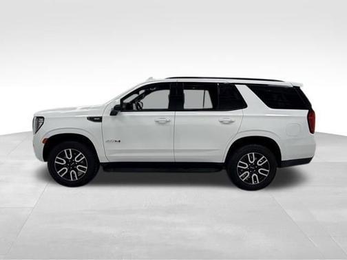 Summit White 2024 GMC Yukon AT4