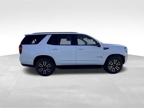 Summit White 2024 GMC Yukon AT4