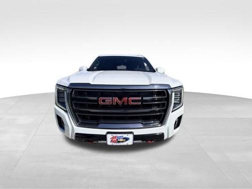 Summit White 2024 GMC Yukon AT4