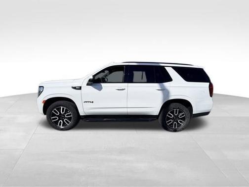 Summit White 2024 GMC Yukon AT4