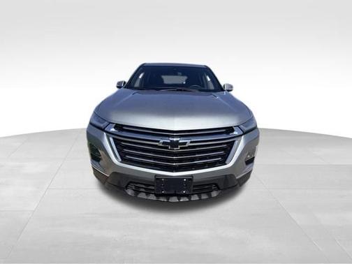 Sterling Gray Metallic 2023 Chevrolet Traverse LT Cloth