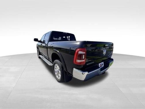 Diamond Black Crystal Pearlcoat 2021 RAM 2500 Laramie