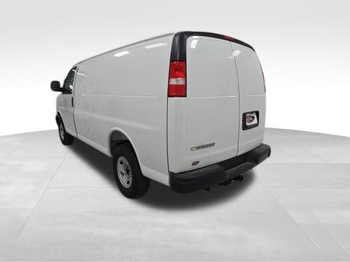 Summit White 2026 Chevrolet Express 2500 Work Van