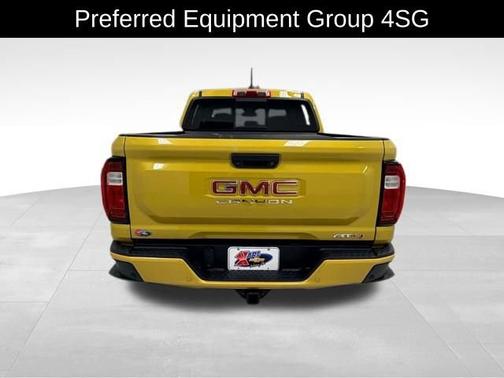 2023 GMC Canyon 4WD AT4