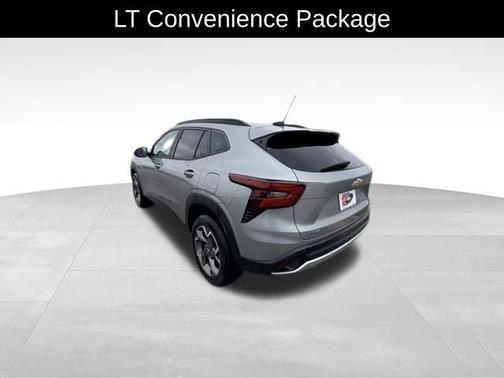 Sterling Gray Metallic 2024 Chevrolet Trax LT