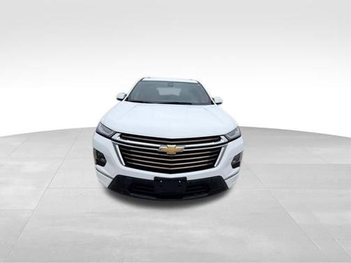 Summit White 2023 Chevrolet Traverse High Country