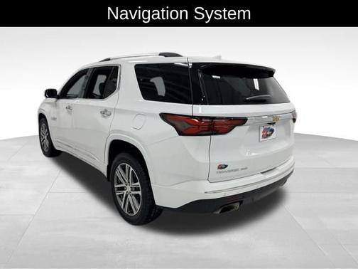 Summit White 2023 Chevrolet Traverse High Country
