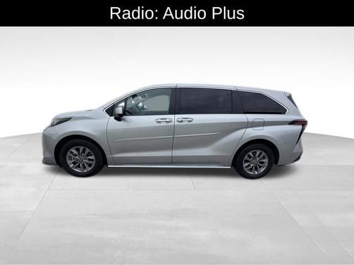 CELESTIAL SILVER 2022 Toyota Sienna XLE
