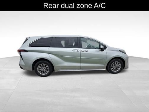 CELESTIAL SILVER 2022 Toyota Sienna XLE