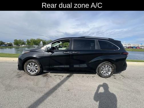 2022 Toyota Sienna XLE