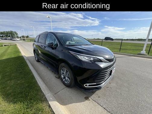 2022 Toyota Sienna XLE