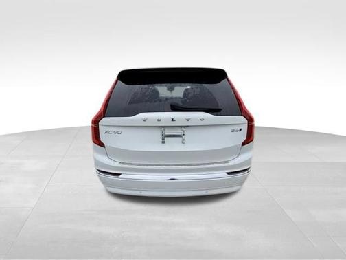 CRYSTAL WHITE MET 2023 Volvo XC90 Plus