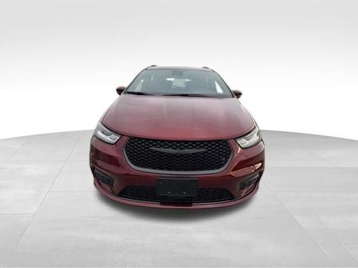 Velvet Red Pearlcoat 2022 Chrysler Pacifica Touring L