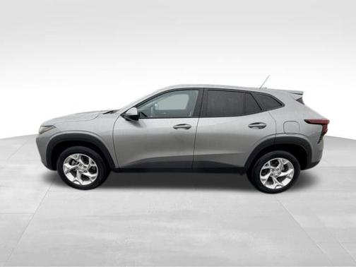 Sterling Gray Metallic 2024 Chevrolet Trax LS