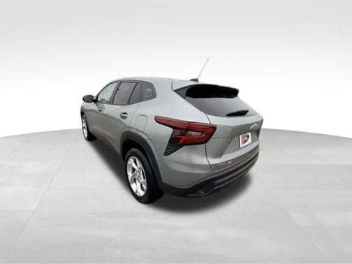 Sterling Gray Metallic 2024 Chevrolet Trax LS