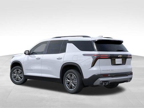 Polar White Tricoat 2026 Chevrolet Traverse AWD LT