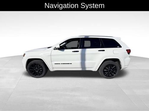 Bright White Clearcoat 2022 Jeep Grand Cherokee WK Laredo X