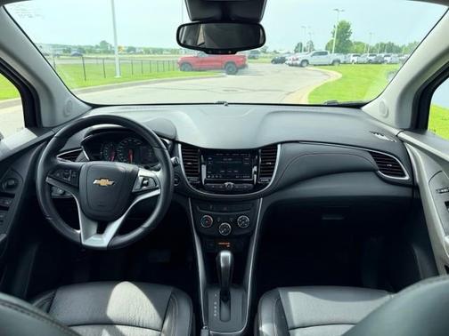 Shadow Gray Metallic 2021 Chevrolet Trax LT