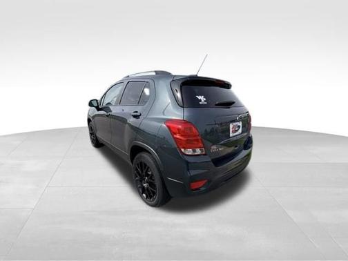 Shadow Gray Metallic 2021 Chevrolet Trax LT