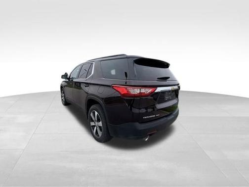 Black Cherry Metallic 2021 Chevrolet Traverse LT Leather