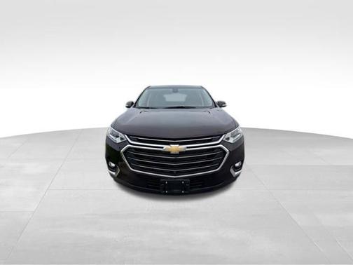 Black Cherry Metallic 2021 Chevrolet Traverse LT Leather