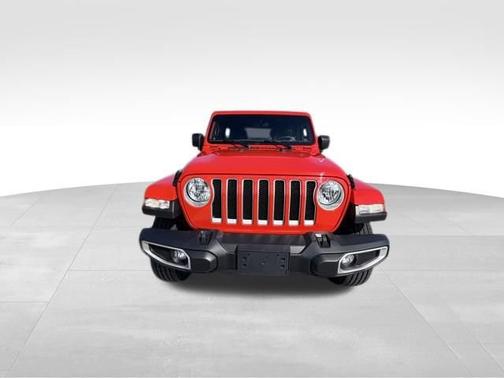 Firecracker Red Clearcoat 2023 Jeep Wrangler Sahara