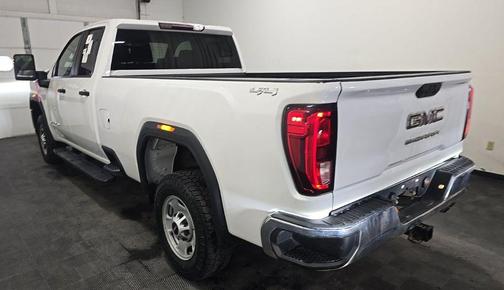 Summit White 2022 GMC Sierra 2500 Pro