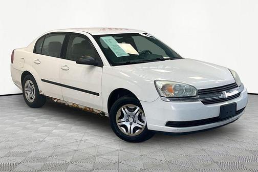 White 2004 Chevrolet Malibu Base