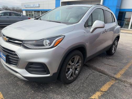 Silver Ice Metallic 2019 Chevrolet Trax LT