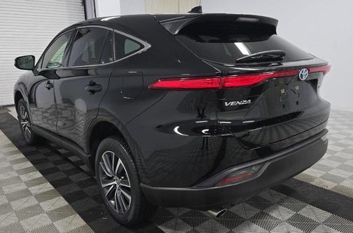 2022 Toyota Venza LE