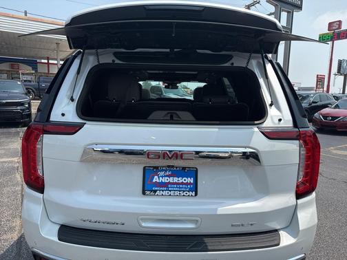 2023 GMC Yukon SLT